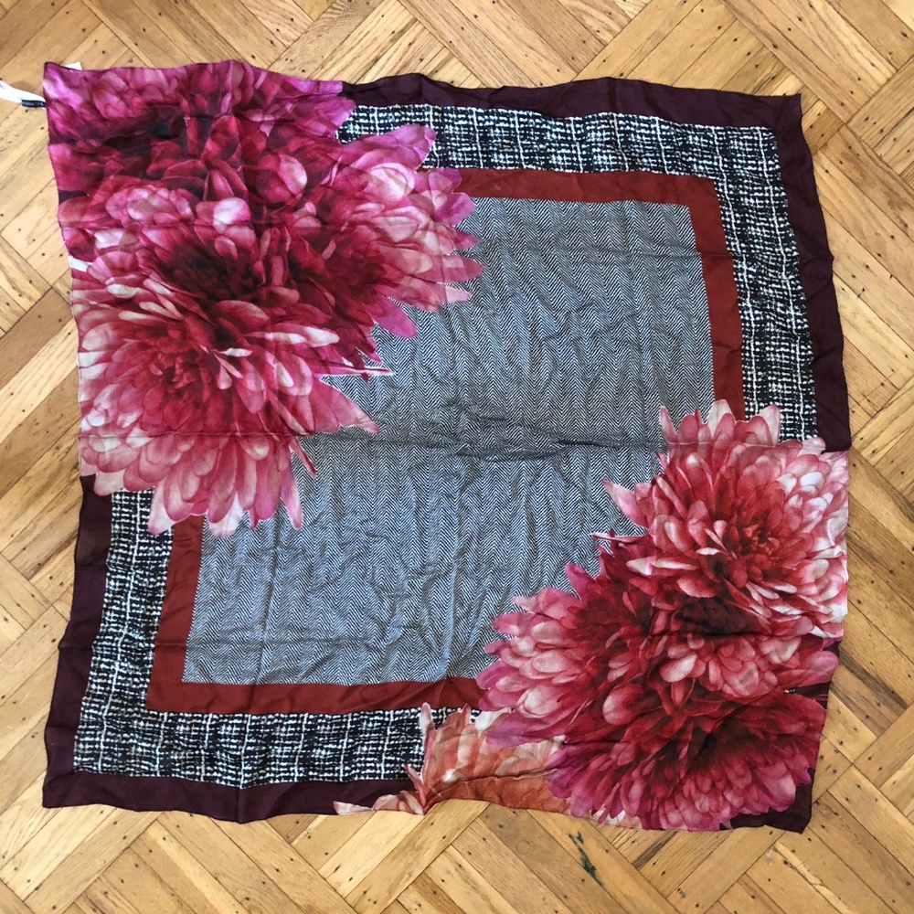 NWT Talbots scarf
